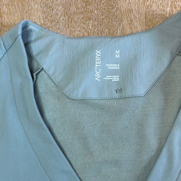 Arc'teryx Light Blue Women's Cardigan - Picture 3 of 6